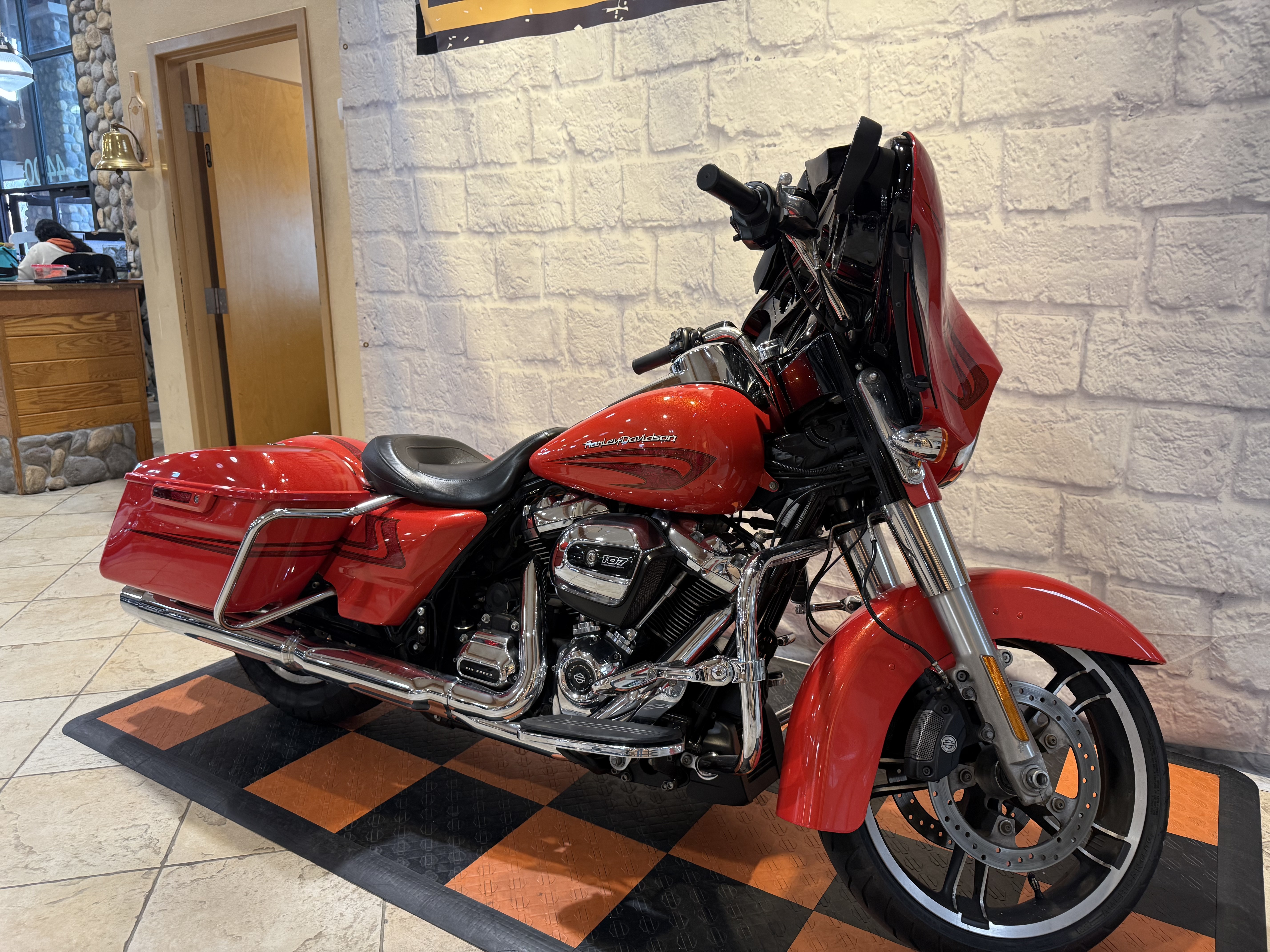 2017 Harley-Davidson Street Glide® Special in Houston, Texas - Photo 2
