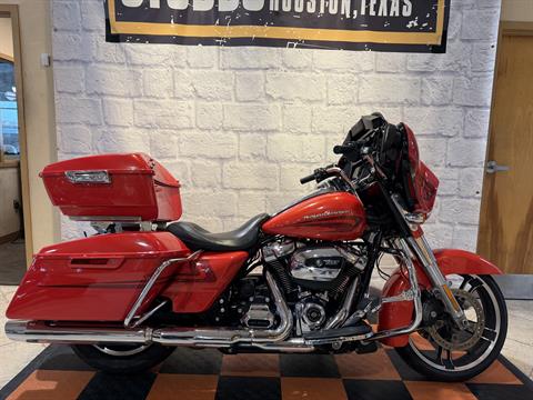 2017 Harley-Davidson Street Glide® Special in Houston, Texas - Photo 4