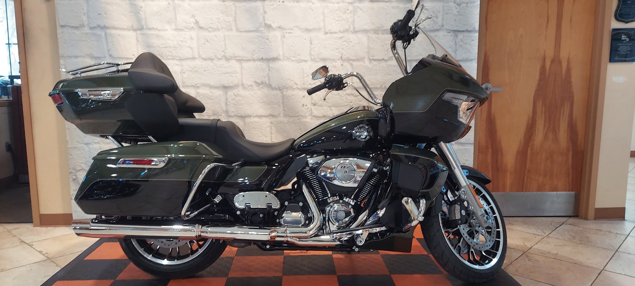 2026 Harley-Davidson Road Glide® Limited 1
