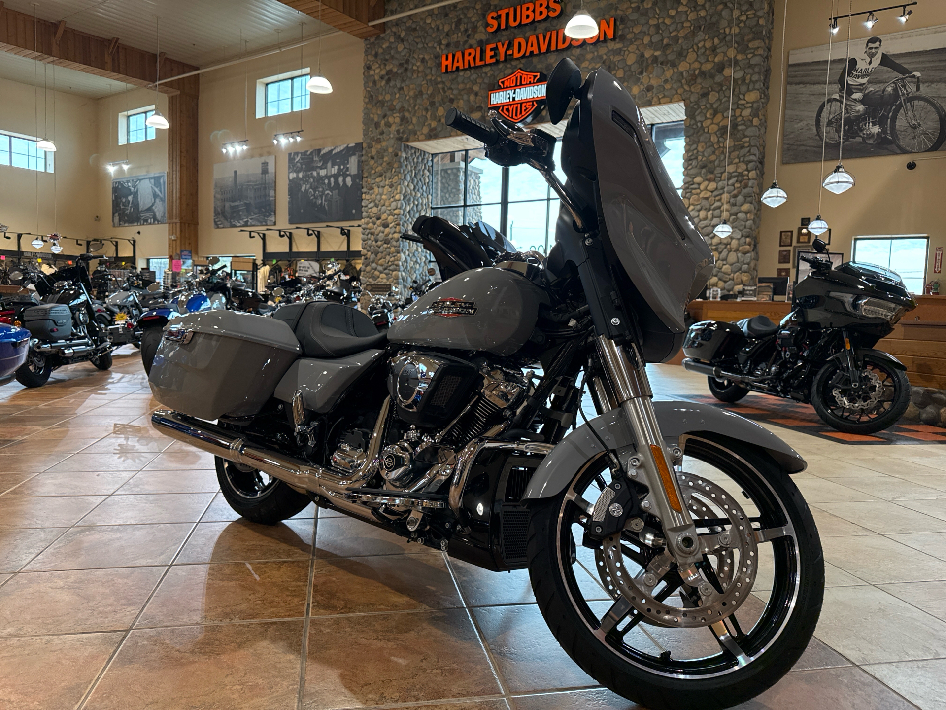 2024 Harley-Davidson Street Glide® in Houston, Texas - Photo 2