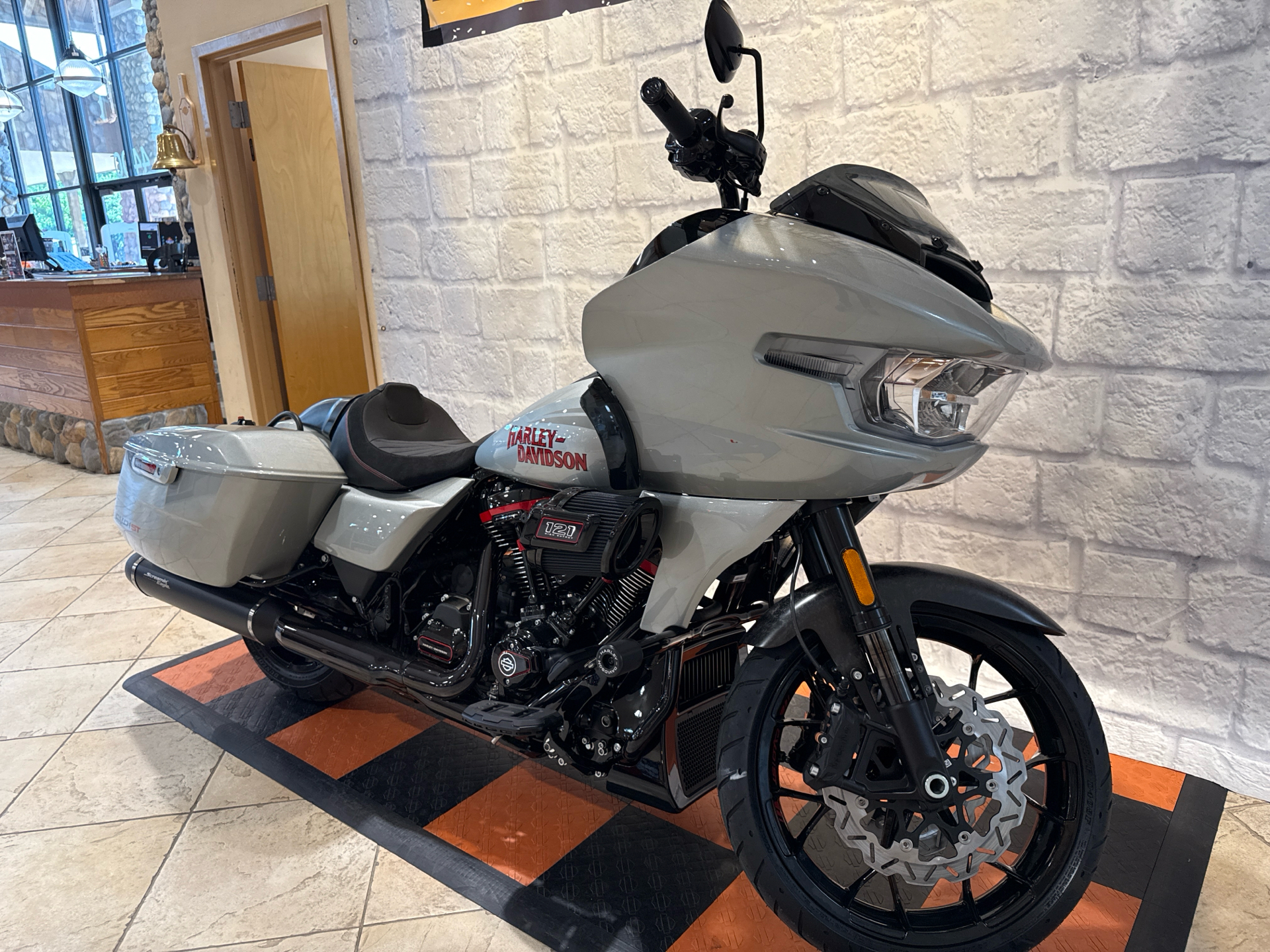 2025 Harley-Davidson CVO™ Road Glide® ST in Houston, Texas - Photo 2
