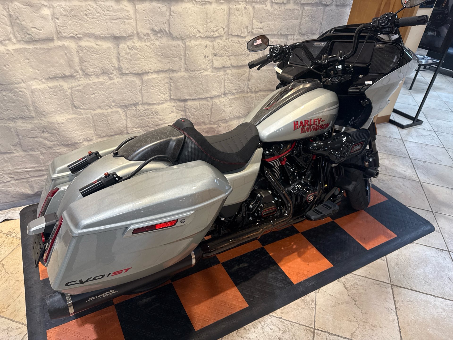 2025 Harley-Davidson CVO™ Road Glide® ST in Houston, Texas - Photo 3