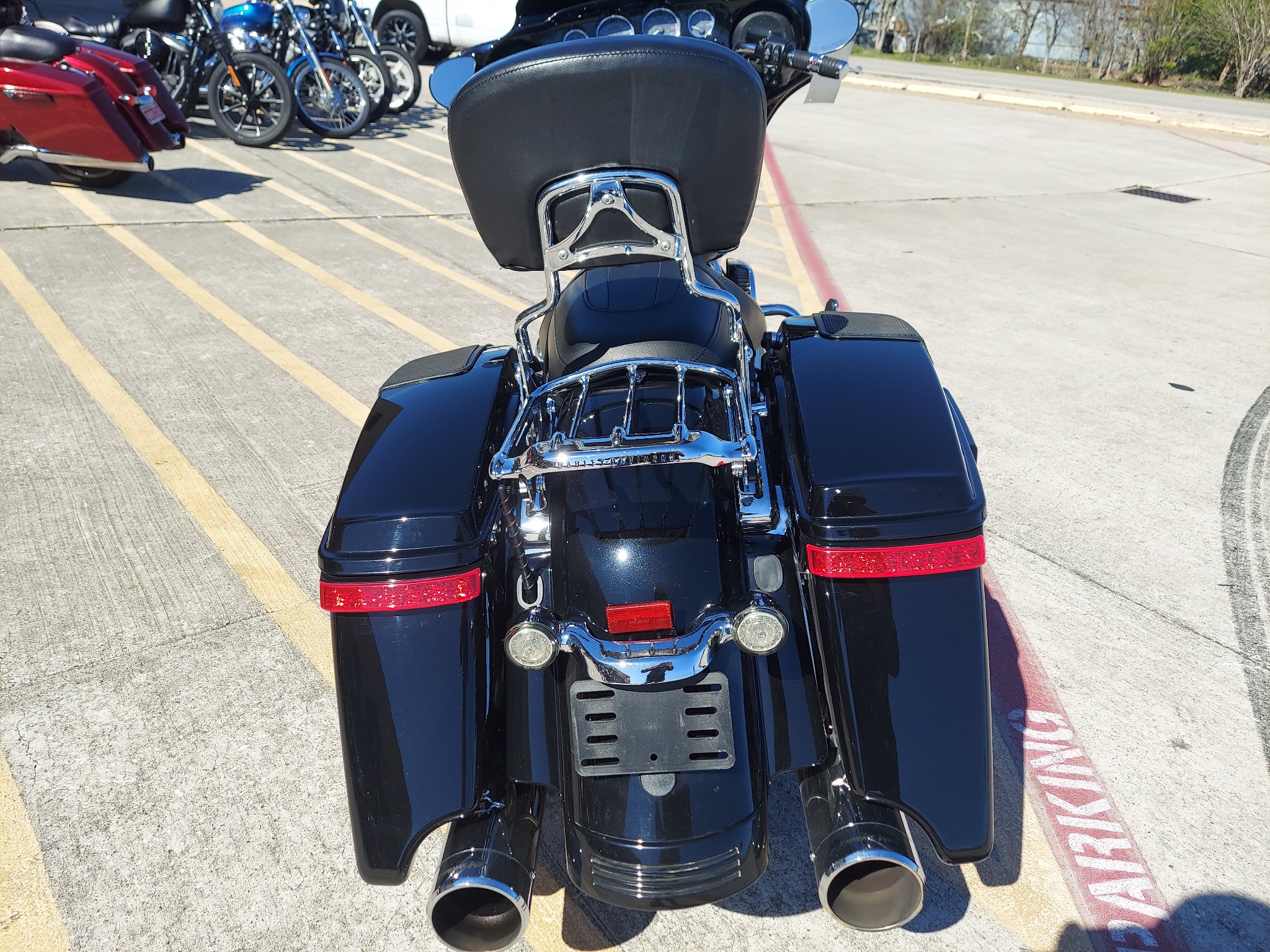 2021 Harley-Davidson Street Glide® Special in Houston, Texas - Photo 3