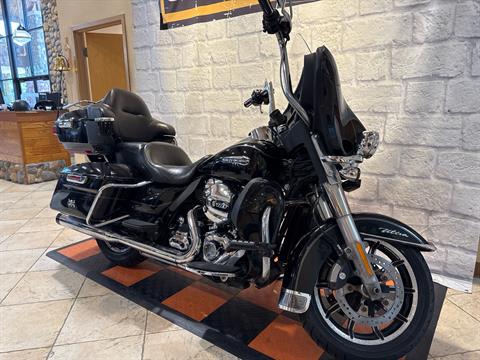 2014 Harley-Davidson Electra Glide® Ultra Classic® in Houston, Texas - Photo 2