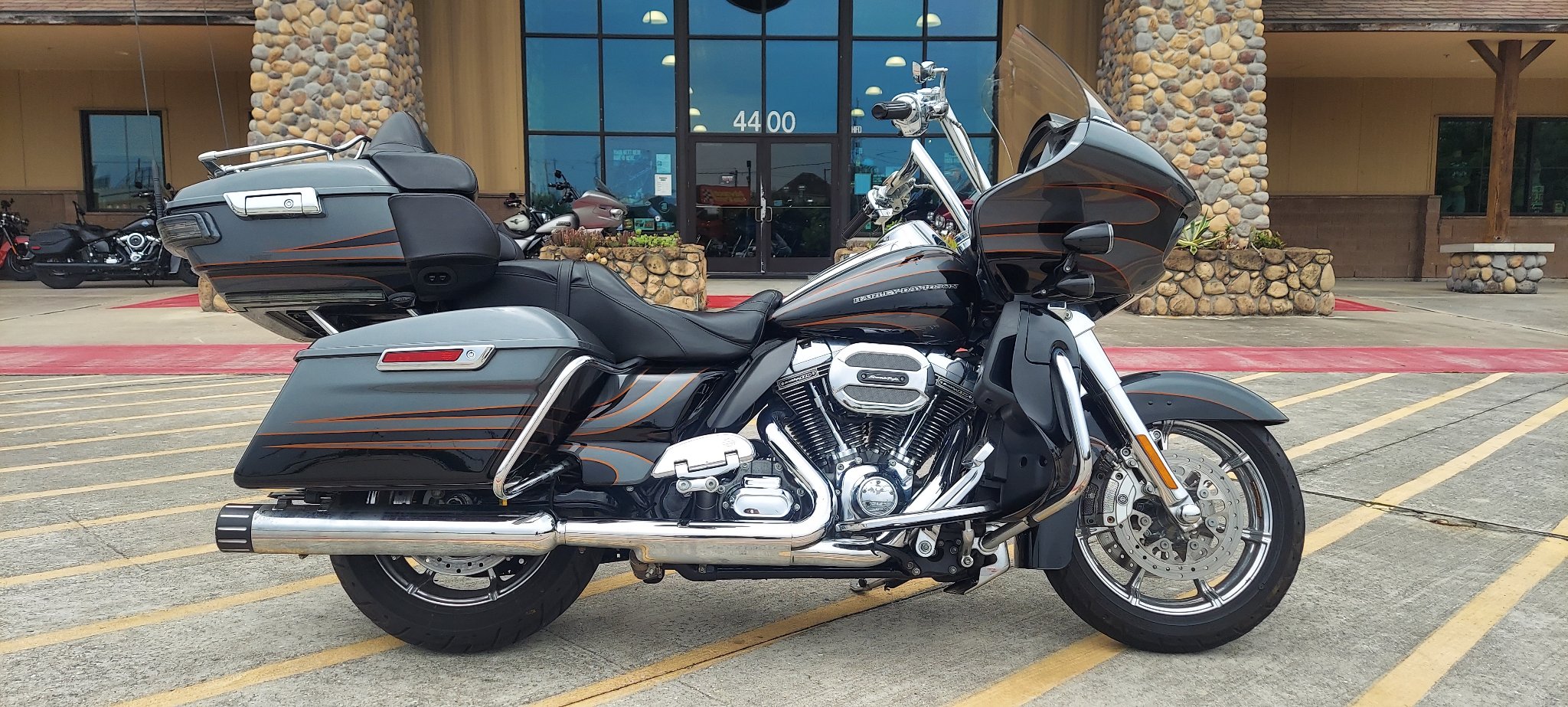 Used 2016 Harley-Davidson CVO™ Road Glide™ Ultra | Motorcycles in