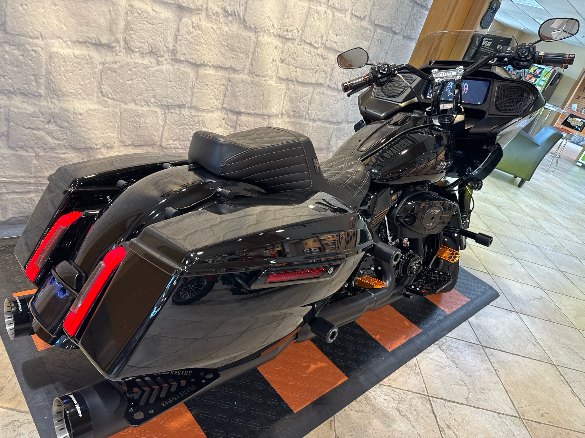 2024 Harley-Davidson Road Glide® in Houston, Texas - Photo 4