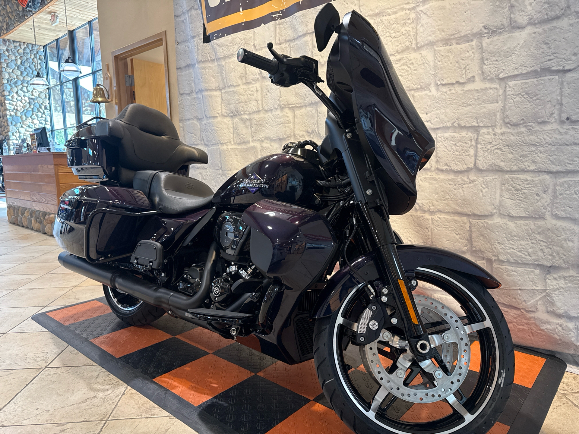 2025 Harley-Davidson Street Glide® Ultra in Houston, Texas - Photo 2