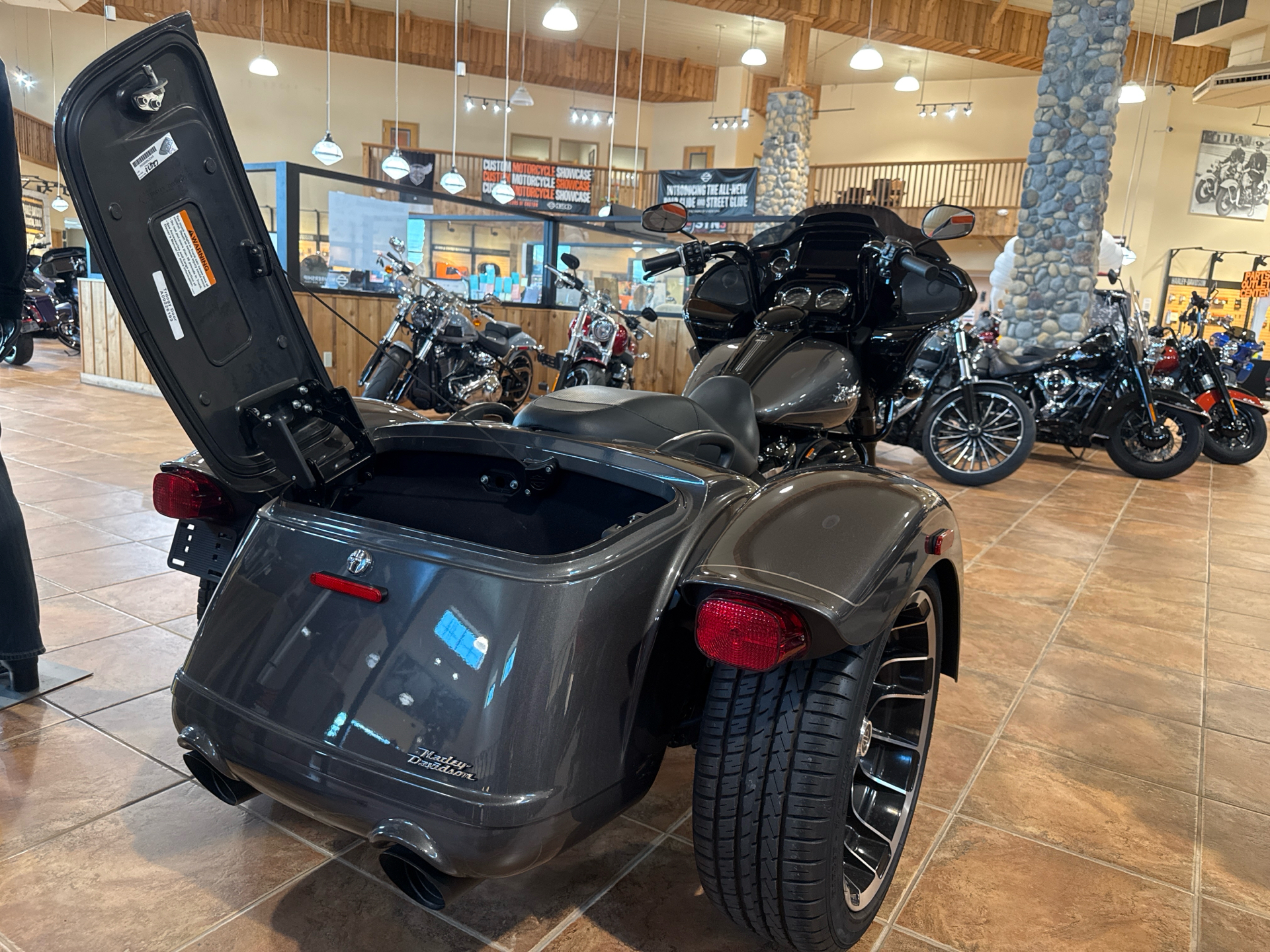 2023 Harley-Davidson Road Glide® 3 in Houston, Texas - Photo 4