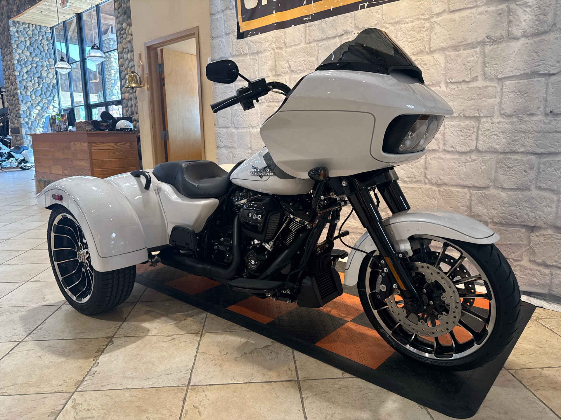 2025 Harley-Davidson Road Glide® 3 in Houston, Texas - Photo 2