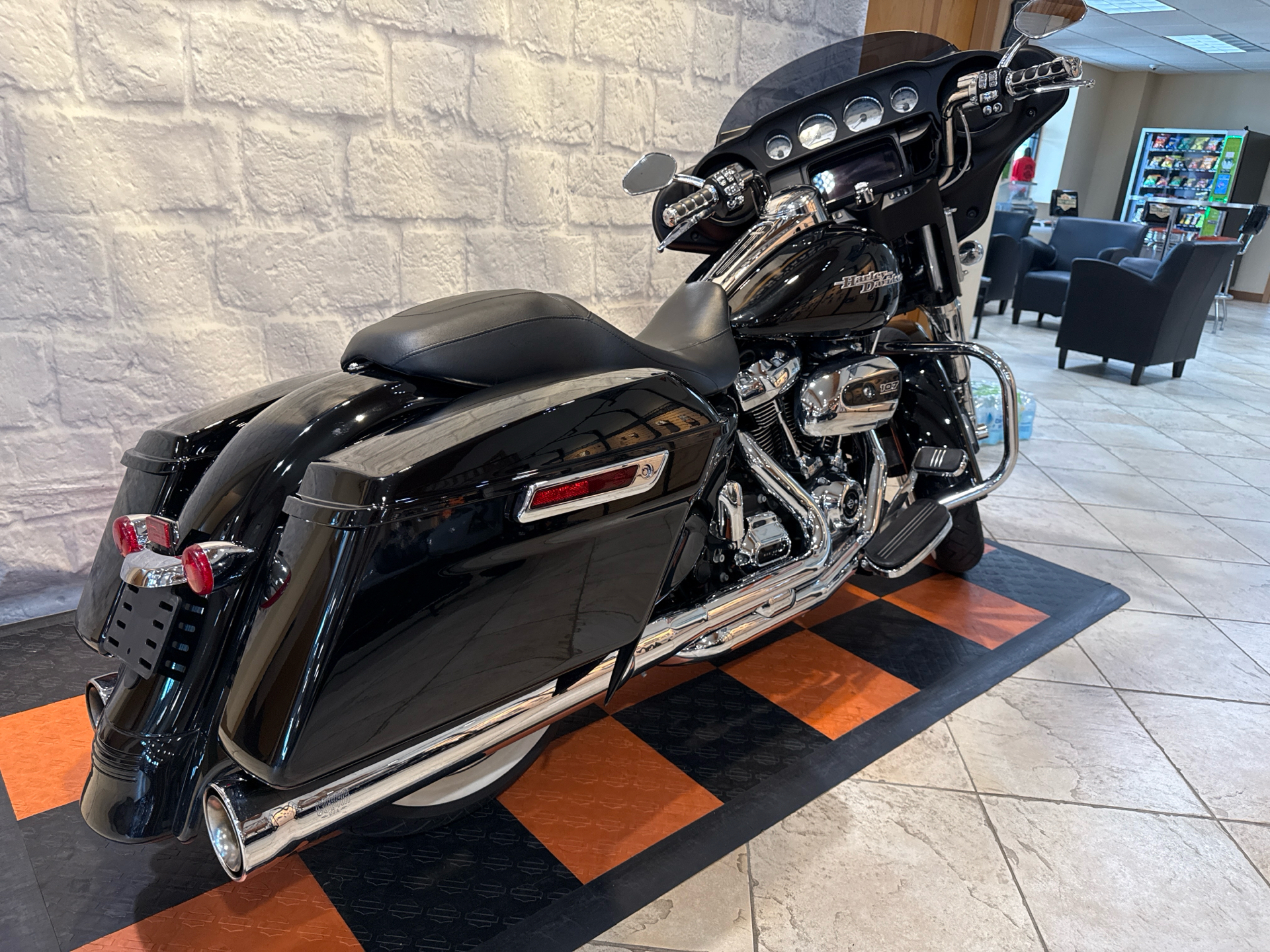 2019 Harley-Davidson Street Glide® in Houston, Texas - Photo 3