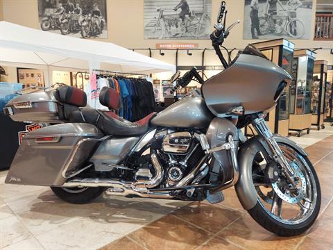 2017 Harley-Davidson Road Glide® in Houston, Texas - Photo 1