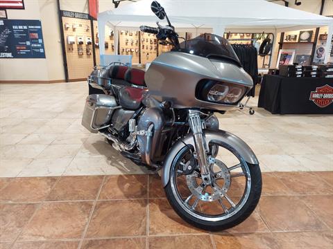 2017 Harley-Davidson Road Glide® in Houston, Texas - Photo 2