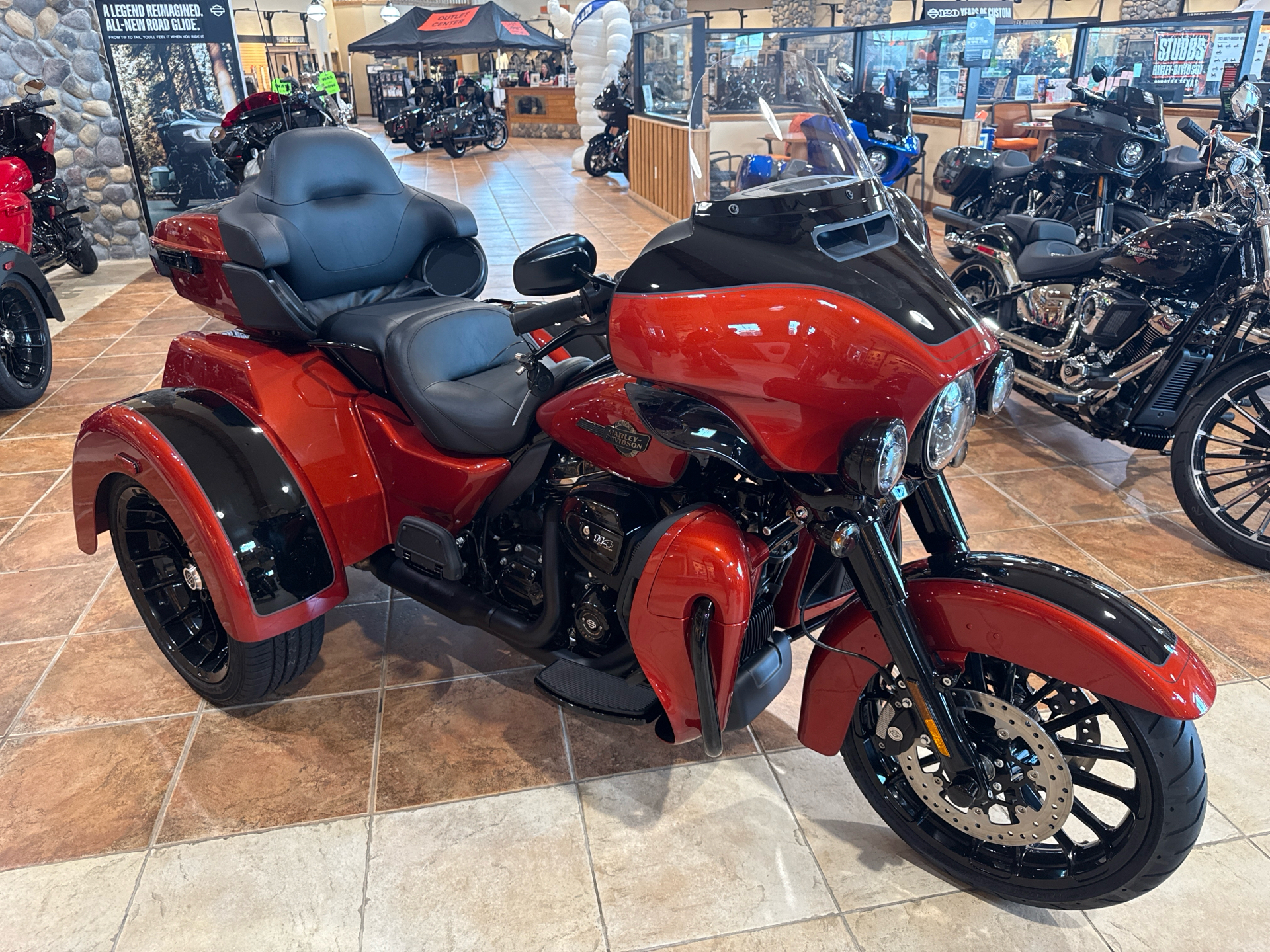2025 Harley-Davidson Tri Glide® Ultra in Houston, Texas - Photo 2