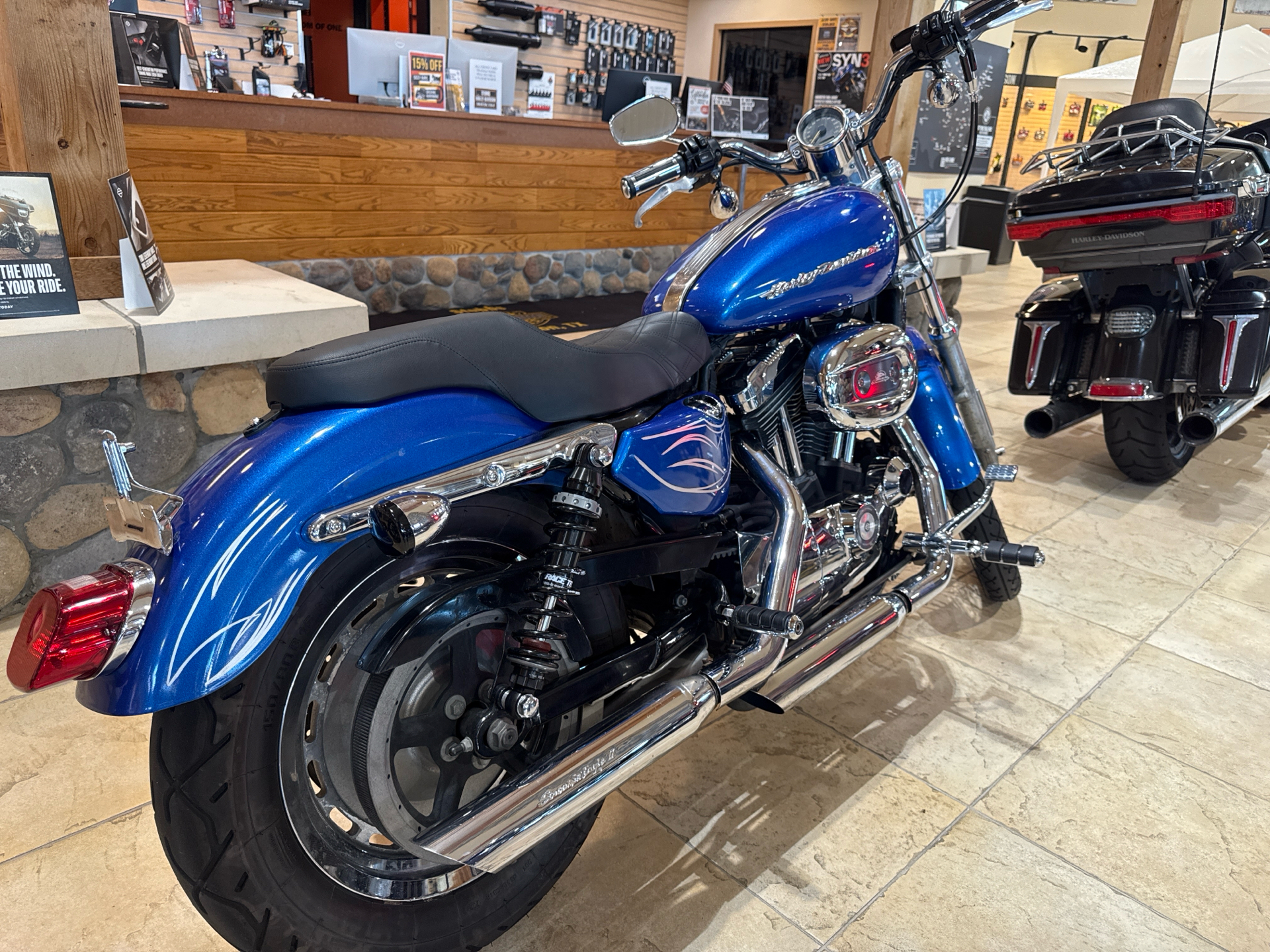 2006 Harley-Davidson Sportster® 1200 Custom in Houston, Texas - Photo 3