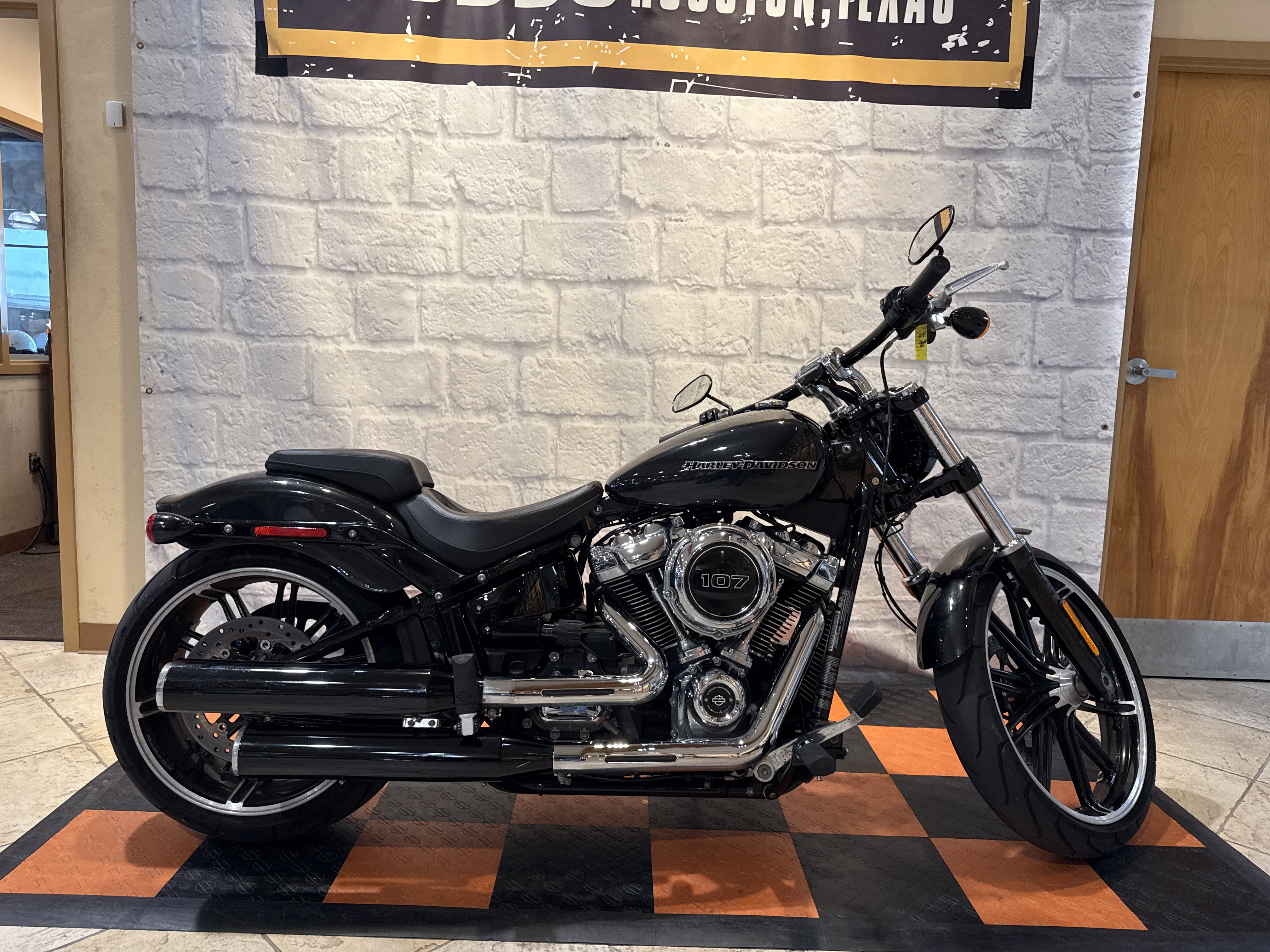 2018 Harley-Davidson BREAKOUT in Houston, Texas - Photo 1