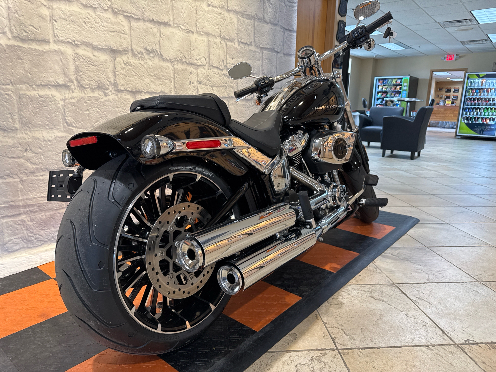 2025 Harley-Davidson Breakout® in Houston, Texas - Photo 4