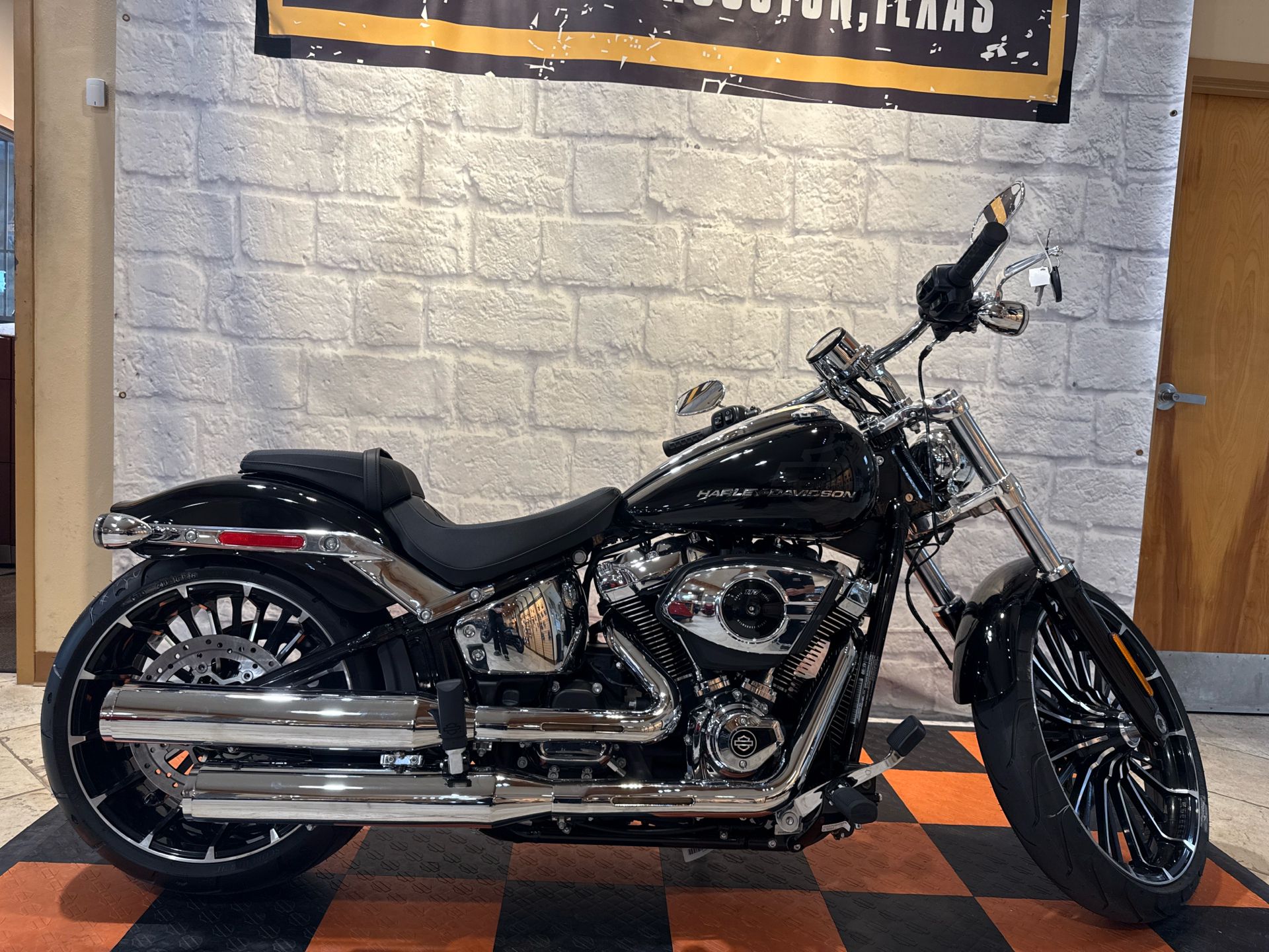 2025 Harley-Davidson Breakout® in Houston, Texas - Photo 1