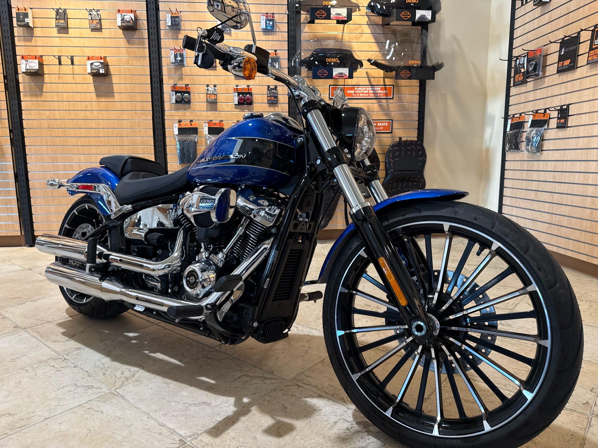 2024 Harley-Davidson Breakout® in Houston, Texas - Photo 2