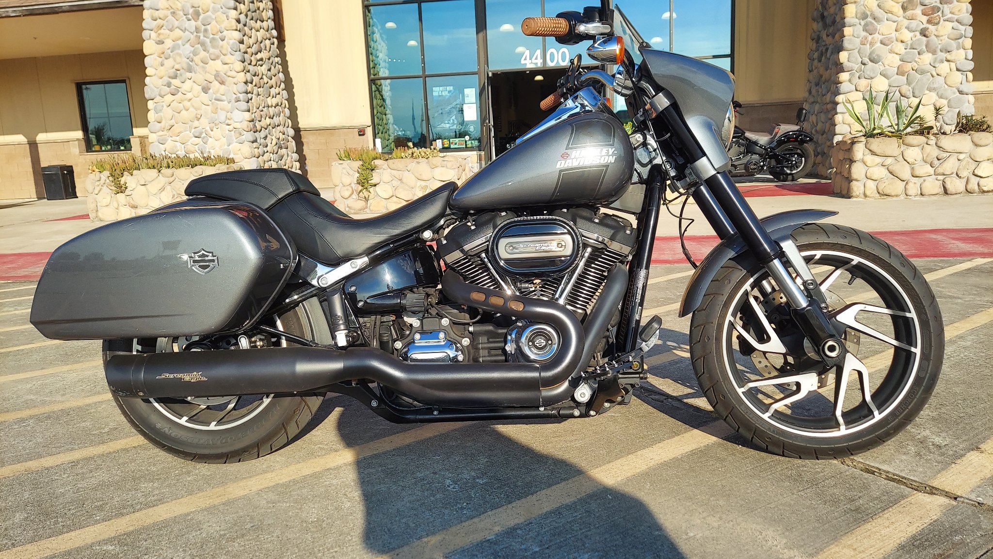 2021 Harley-Davidson Sport Glide® 1