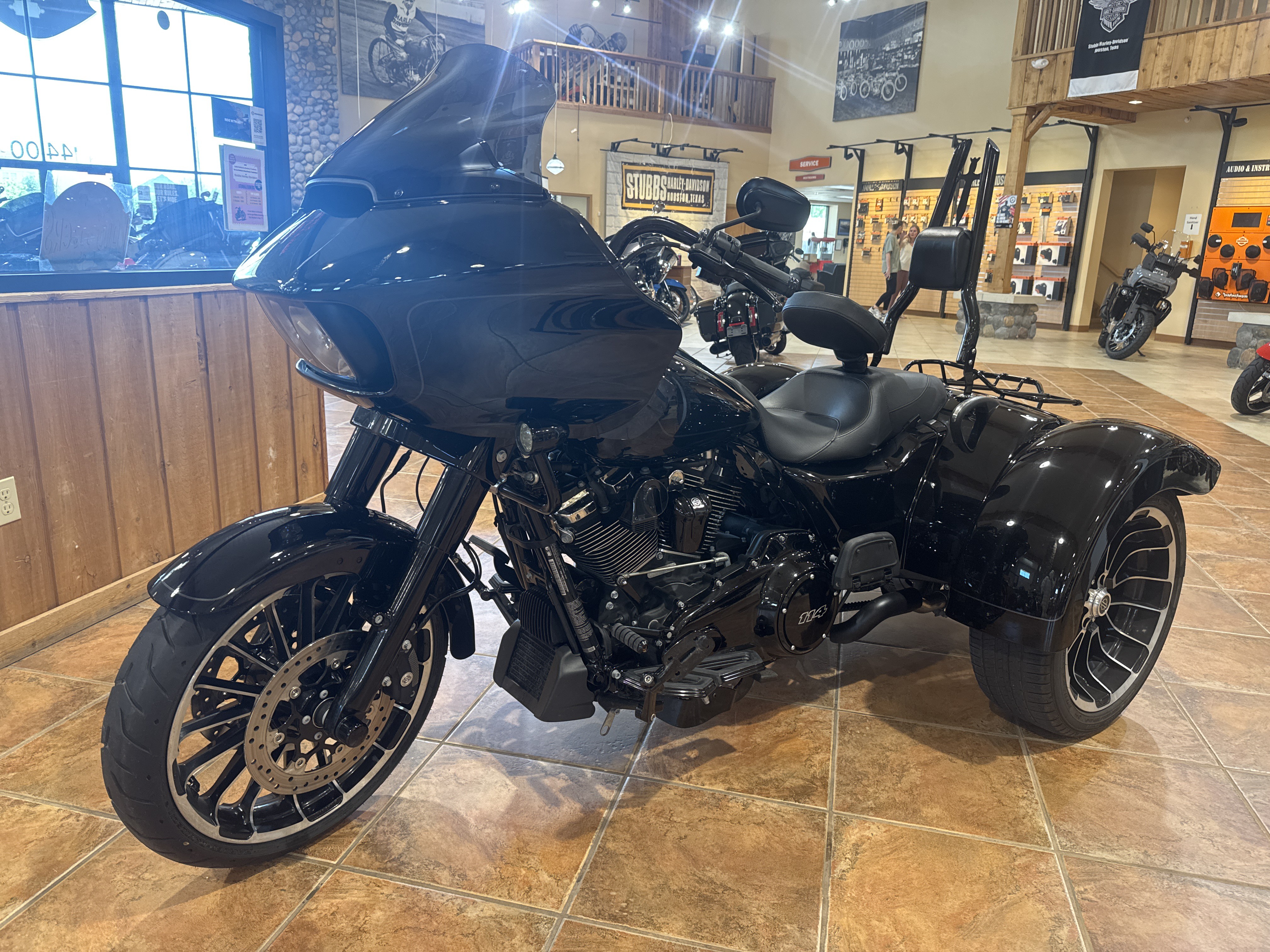 2023 Harley-Davidson Road Glide® 3 in Houston, Texas - Photo 3