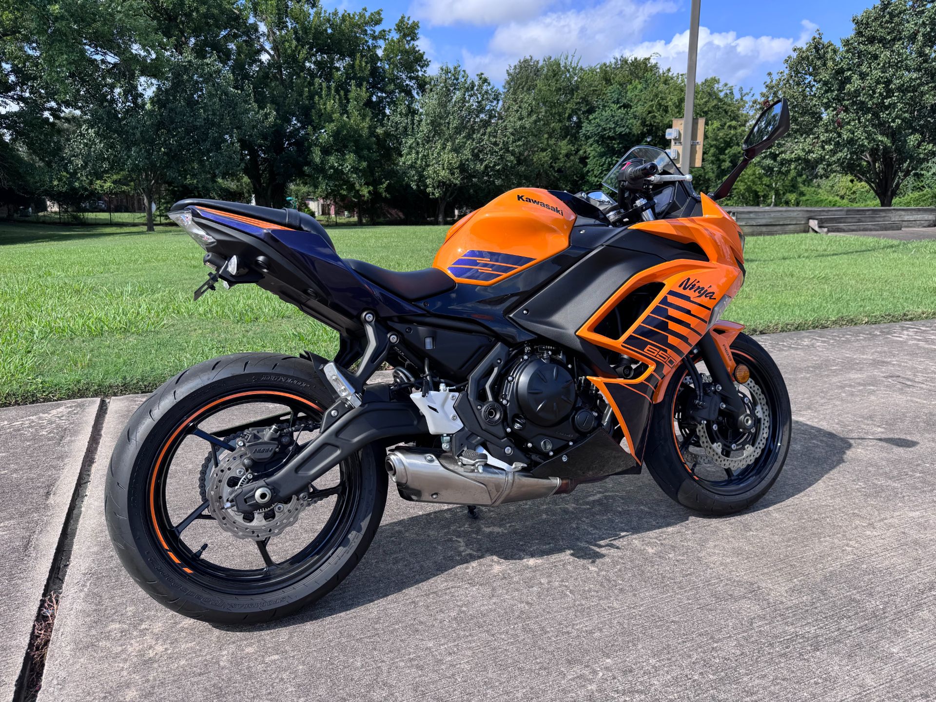 2025 Kawasaki Ninja 650 ABS in Houston, Texas - Photo 2