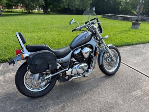 2005 Suzuki Boulevard S50 in Houston, Texas - Photo 3