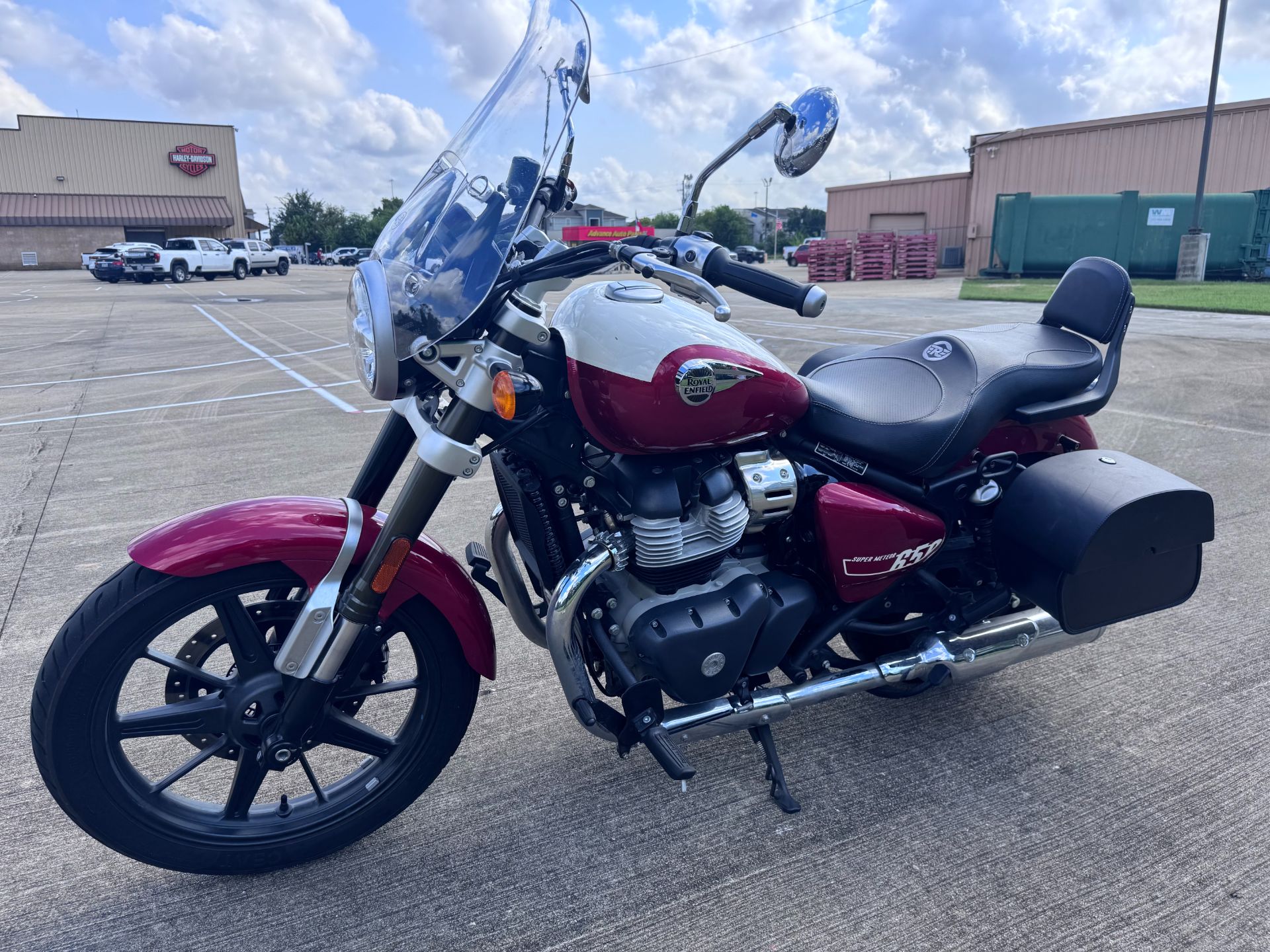 2024 Royal Enfield Super Meteor 650 in Houston, Texas - Photo 3