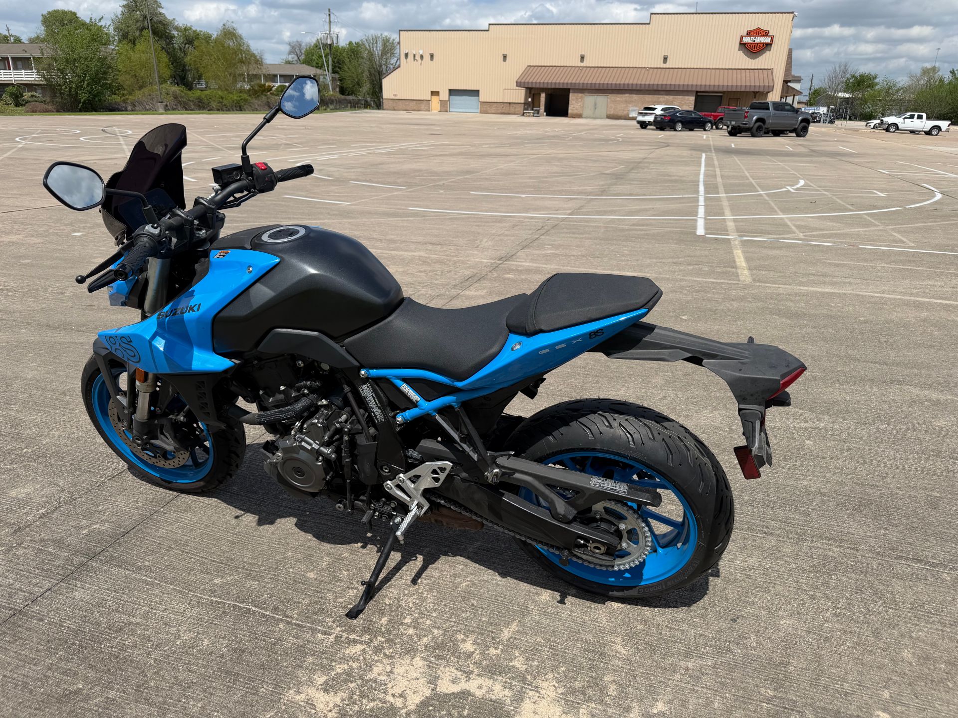 2024 Suzuki GSX-8S in Houston, Texas - Photo 3