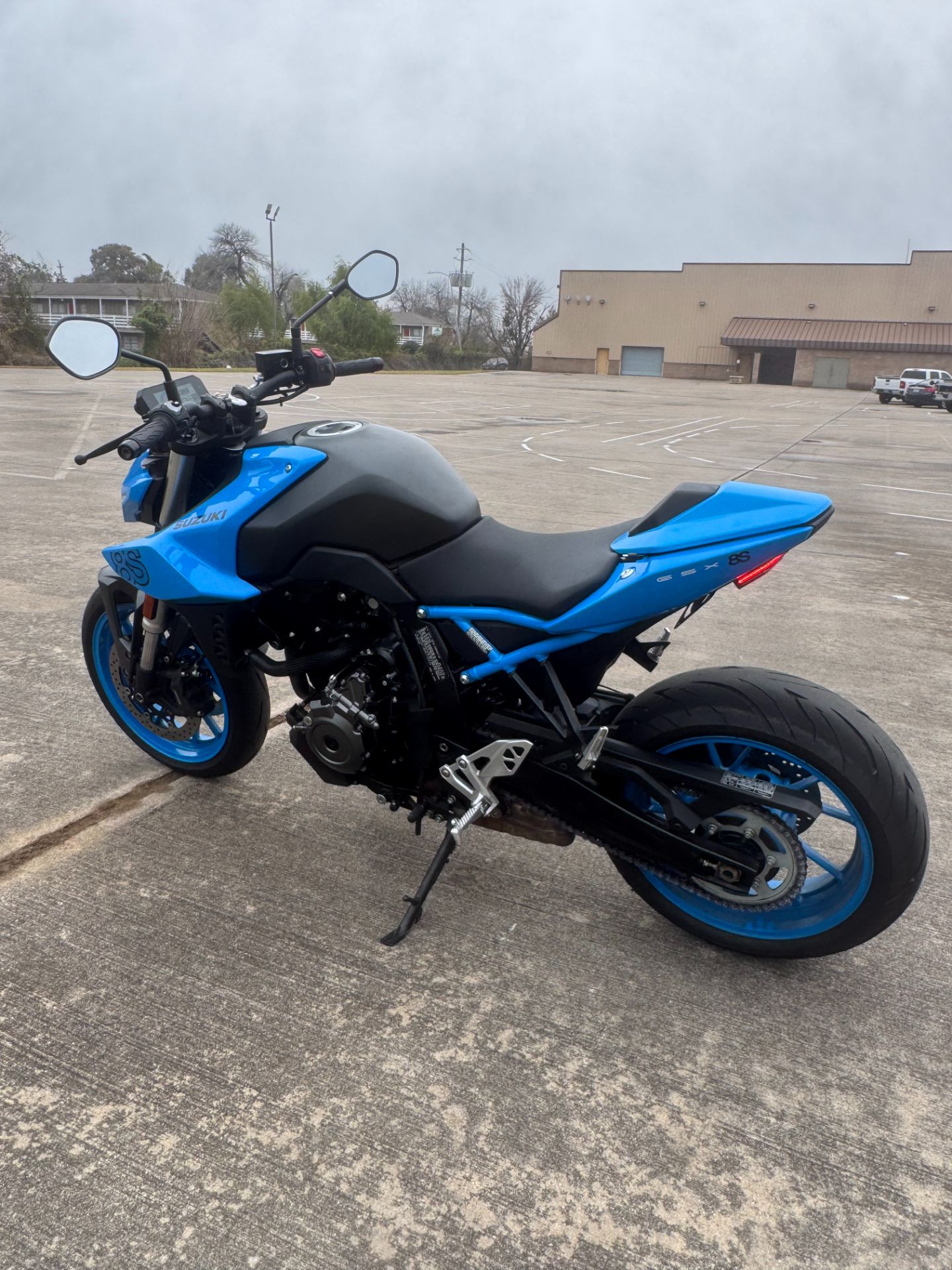 2024 Suzuki GSX-8S in Houston, Texas - Photo 3