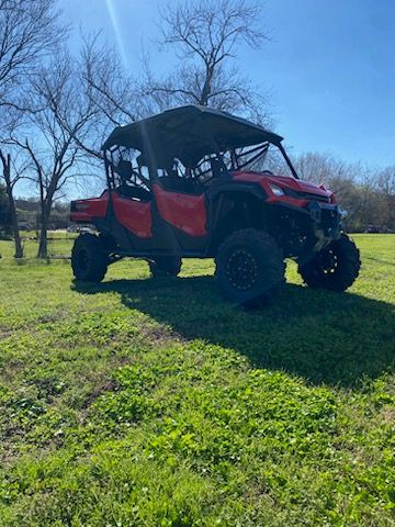 2023 Honda Pioneer 1000-6 Deluxe Crew in Houston, Texas - Photo 1