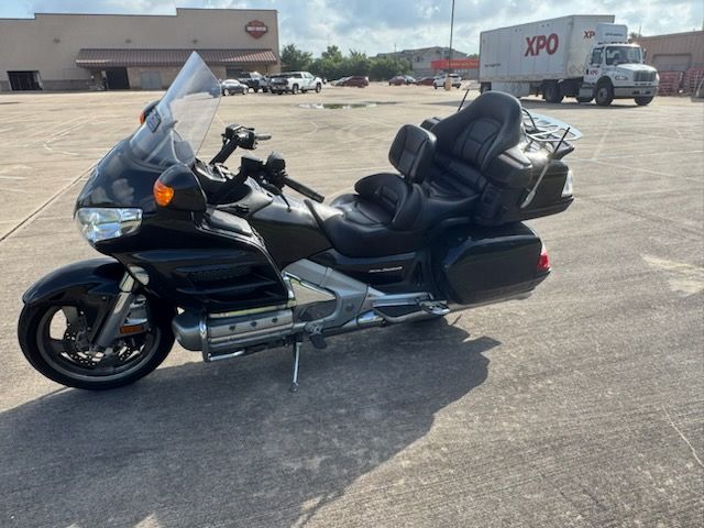 2010 Honda Gold Wing® ABS in Houston, Texas - Photo 3