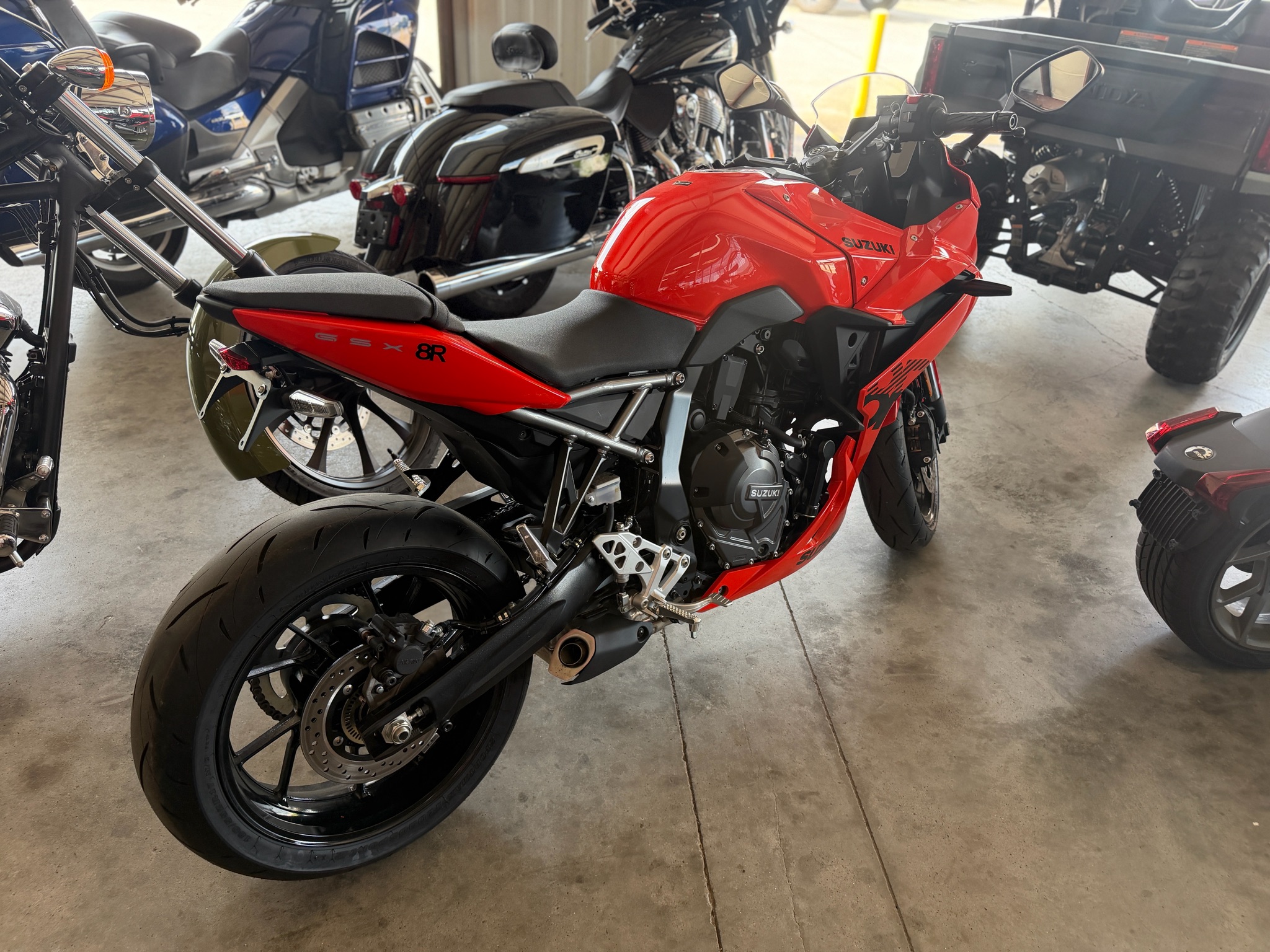 2026 Suzuki GSX-8R 4