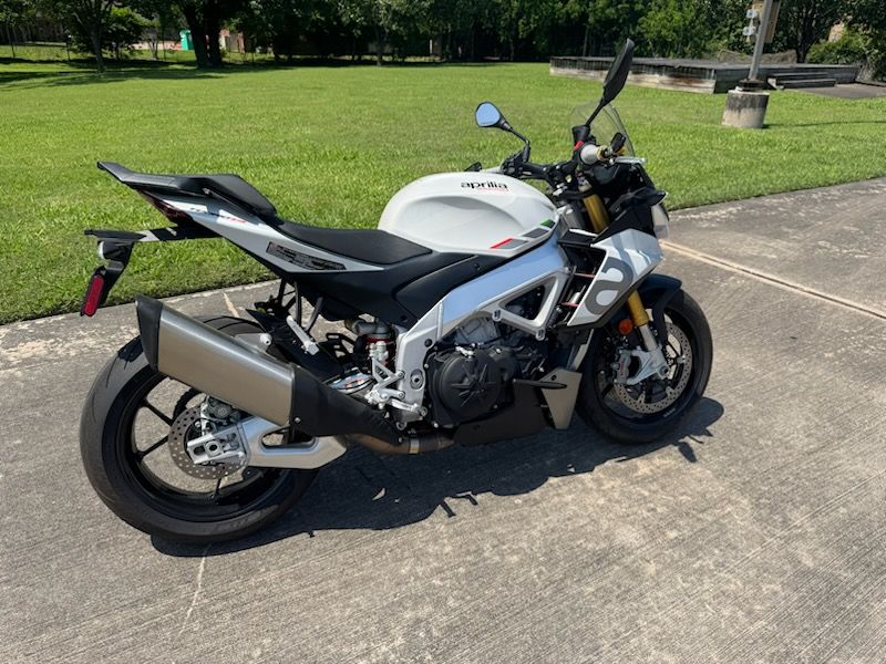 2022 Aprilia Tuono V4 1100 in Houston, Texas - Photo 2