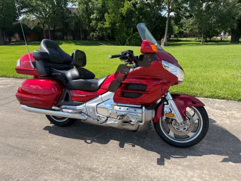 2010 Honda Gold Wing® Airbag in Houston, Texas - Photo 1