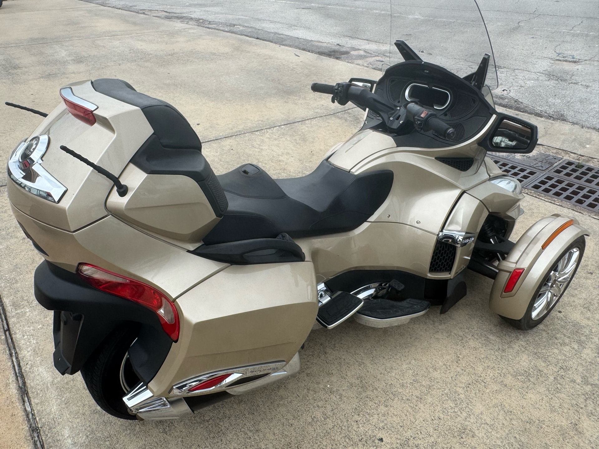 2018 Can-Am Spyder RT SM6 in Houston, Texas - Photo 4