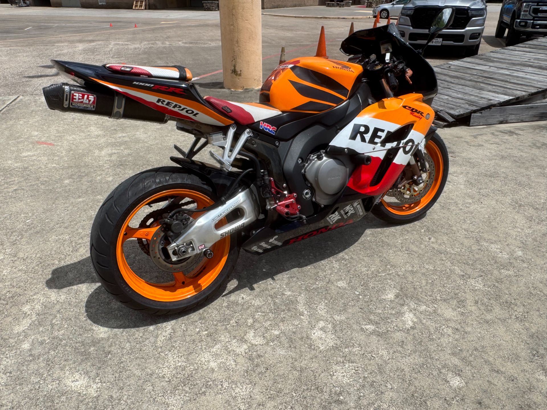 2004 Honda CBR1000RR in Houston, Texas - Photo 2