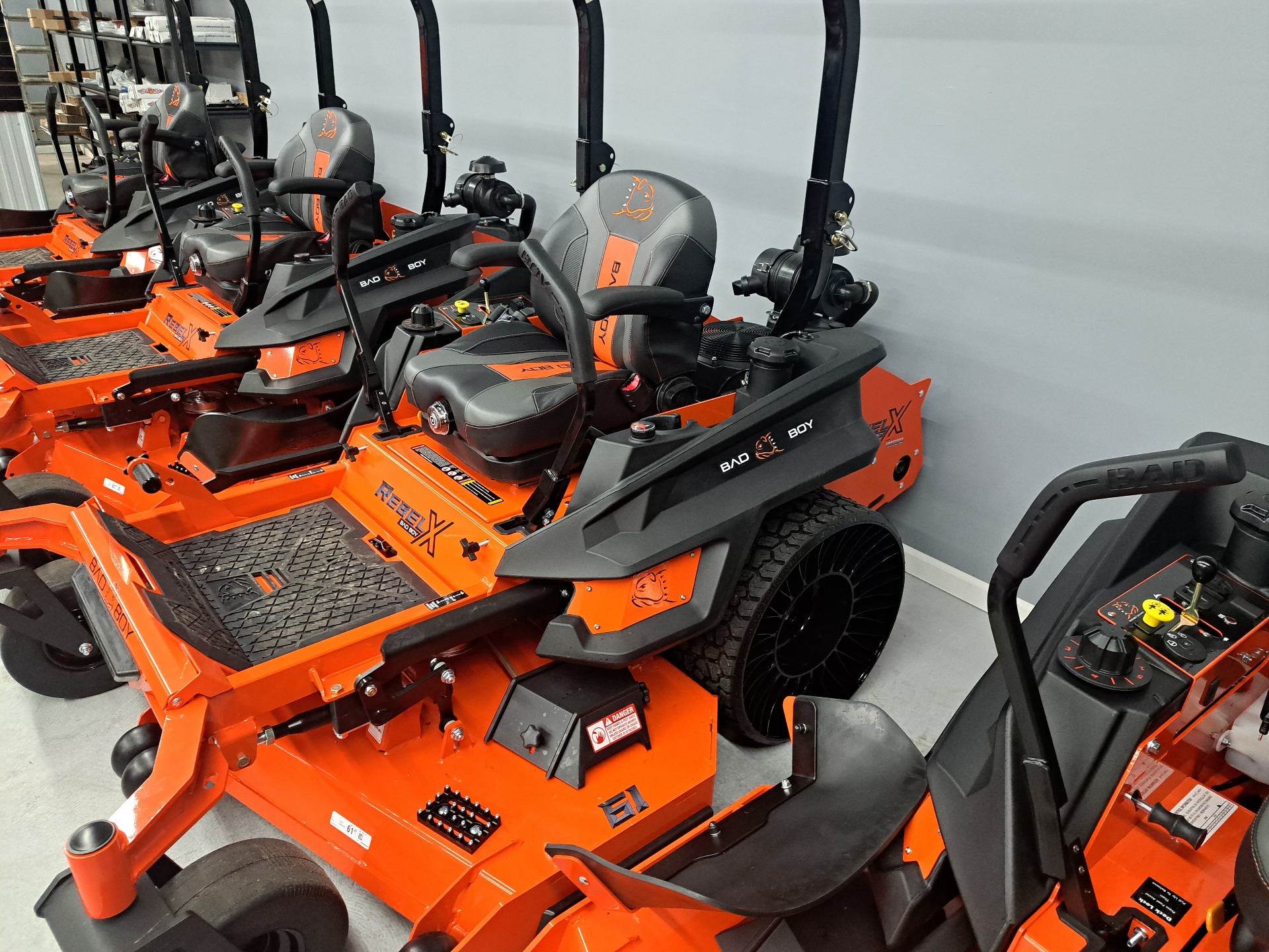 2024 Bad Boy Mowers Rebel X 61 in. Vanguard EFI 37 hp in Gaylord, Michigan - Photo 2