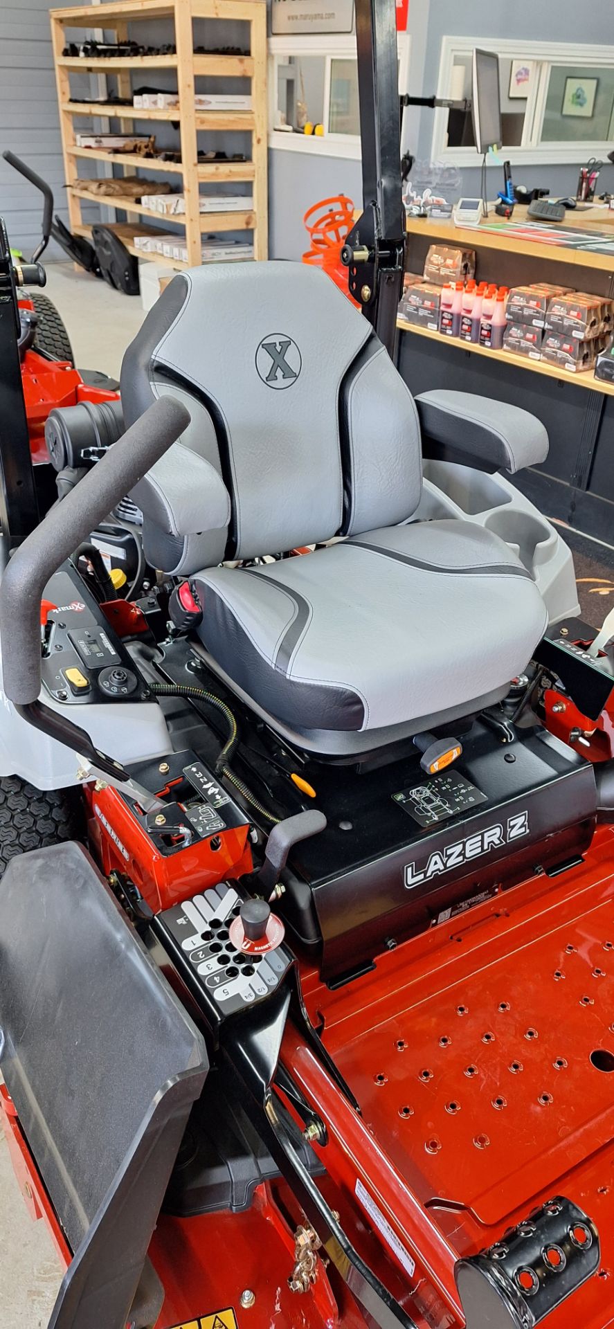 2025 Exmark Lazer Z E-Series 52 in. Kawasaki FX730V 23.5 hp in Gaylord, Michigan - Photo 2