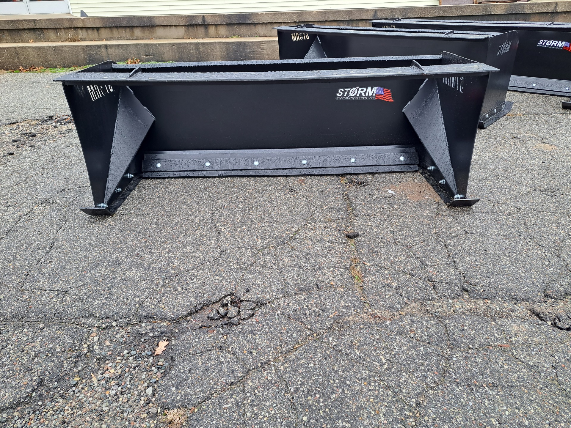 Glacier Attachments Snow Pusher 6' w/Pull Bar (Skid Steer) Rubber Edge in Gaylord, Michigan - Photo 2