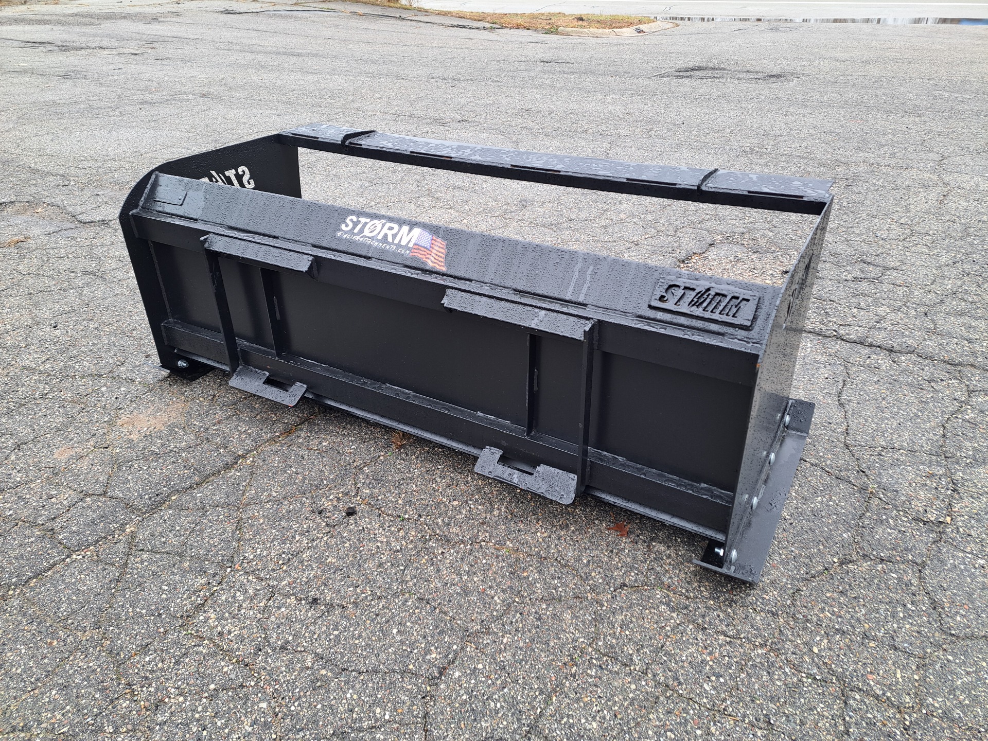 Glacier Attachments Snow Pusher 6' w/Pull Bar (Skid Steer) Rubber Edge in Gaylord, Michigan - Photo 3