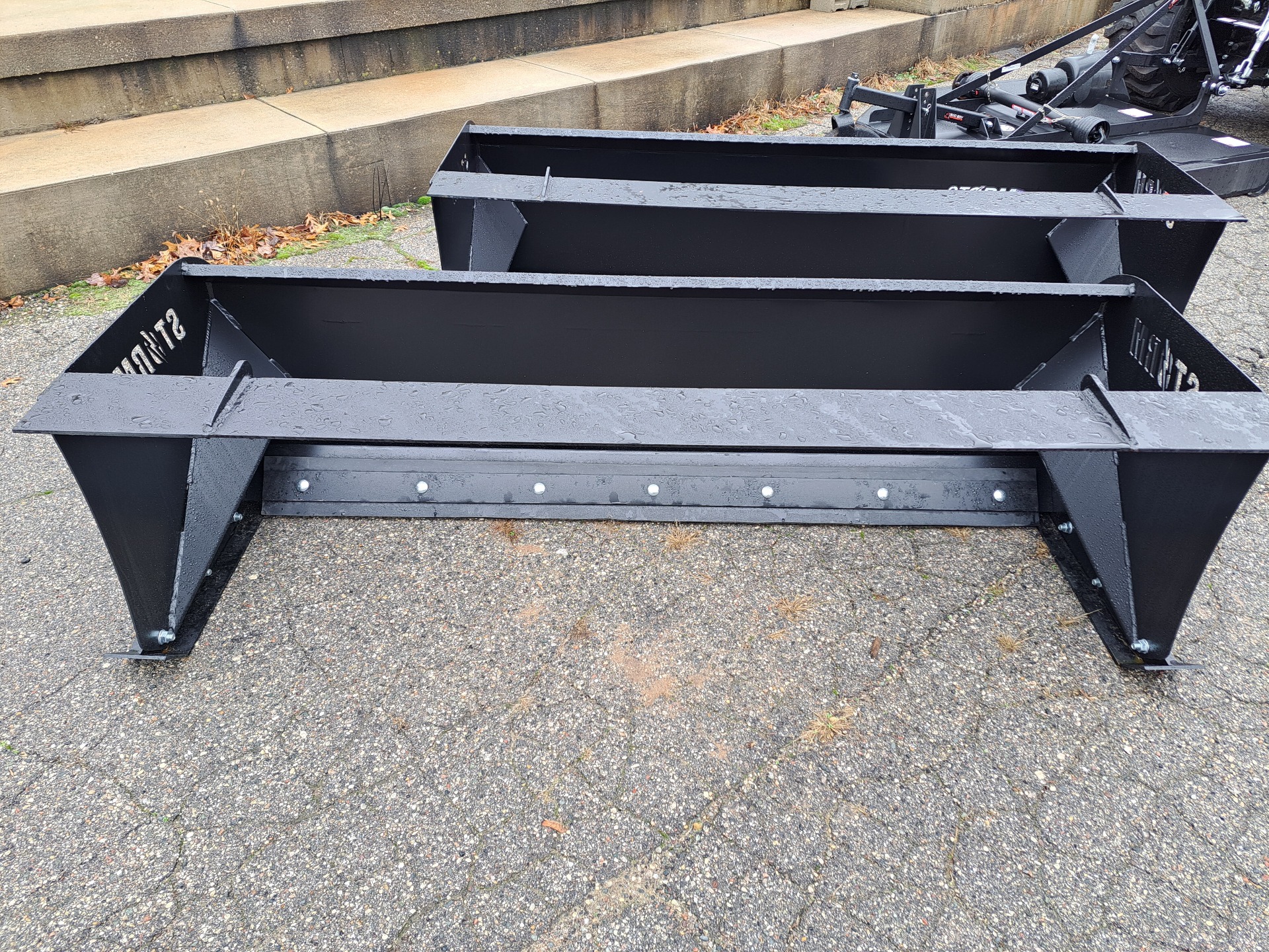 Glacier Attachments Snow Pusher 7' w/Pull Bar (Skid Steer) Rubber Edge in Gaylord, Michigan - Photo 1