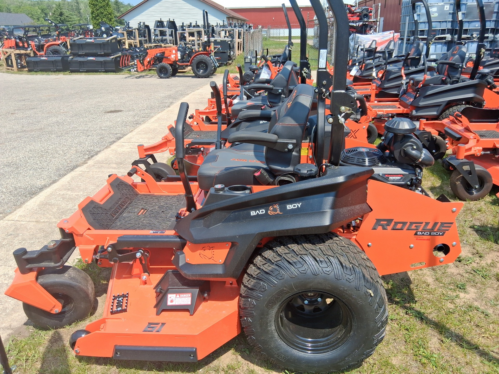 2025 Bad Boy Mowers Rogue 61 in. Kawasaki FX1000 35 hp in Gaylord, Michigan - Photo 2