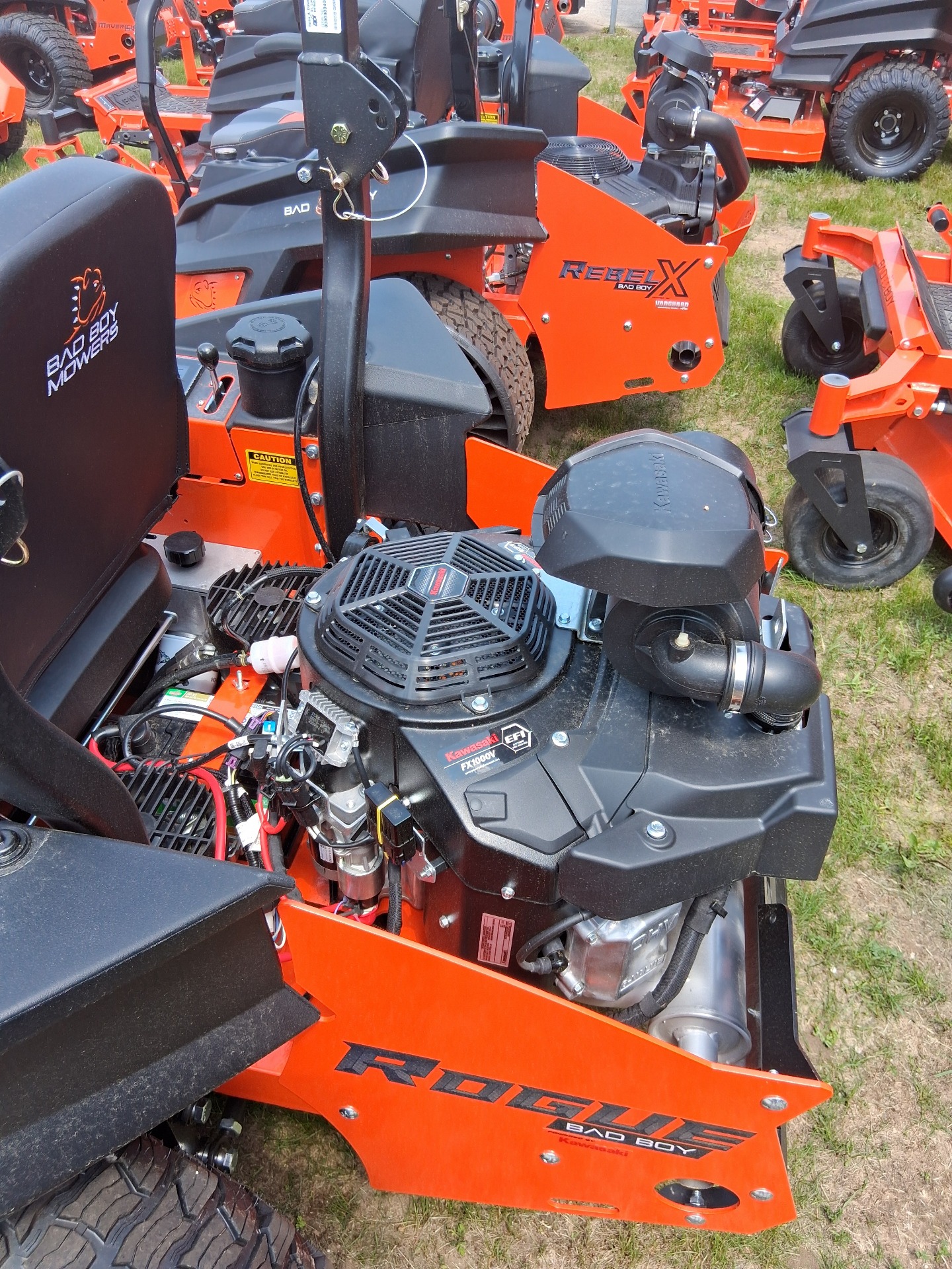2025 Bad Boy Mowers Rogue 72 in. Kawasaki FX1000 EFI 38.5 hp in Gaylord, Michigan - Photo 5