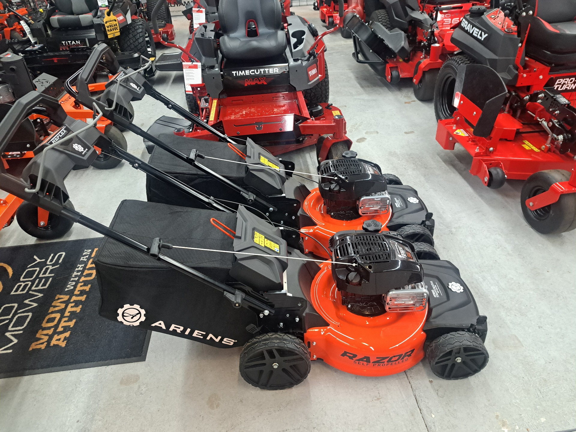 Ariens Razor 21 in. Reflex Self Propelled Briggs & Stratton EXi 725 Mow N' Stow 21.5 hp in Gaylord, Michigan - Photo 2