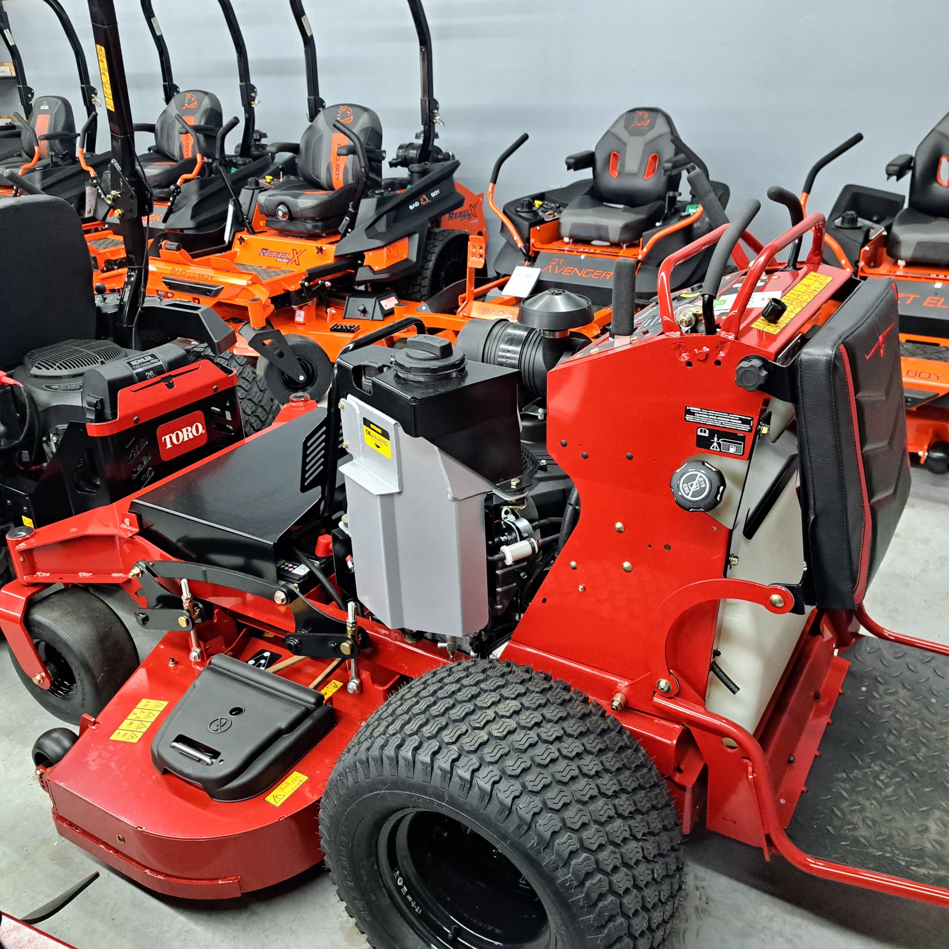 Toro GrandStand® HDX 60 in. 37 hp 993 cc EFI with Oil Guard in Gaylord, Michigan - Photo 3