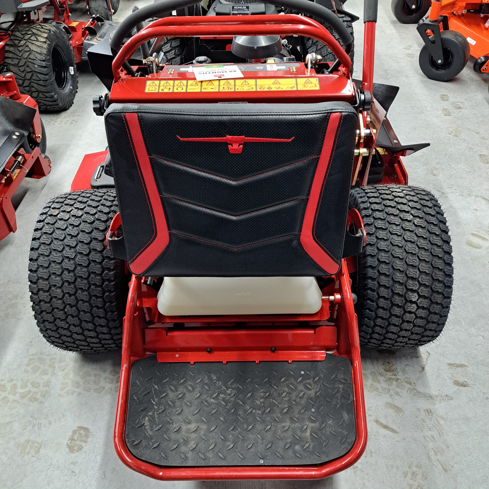 Toro GrandStand® HDX 60 in. 37 hp 993 cc EFI with Oil Guard in Gaylord, Michigan - Photo 4