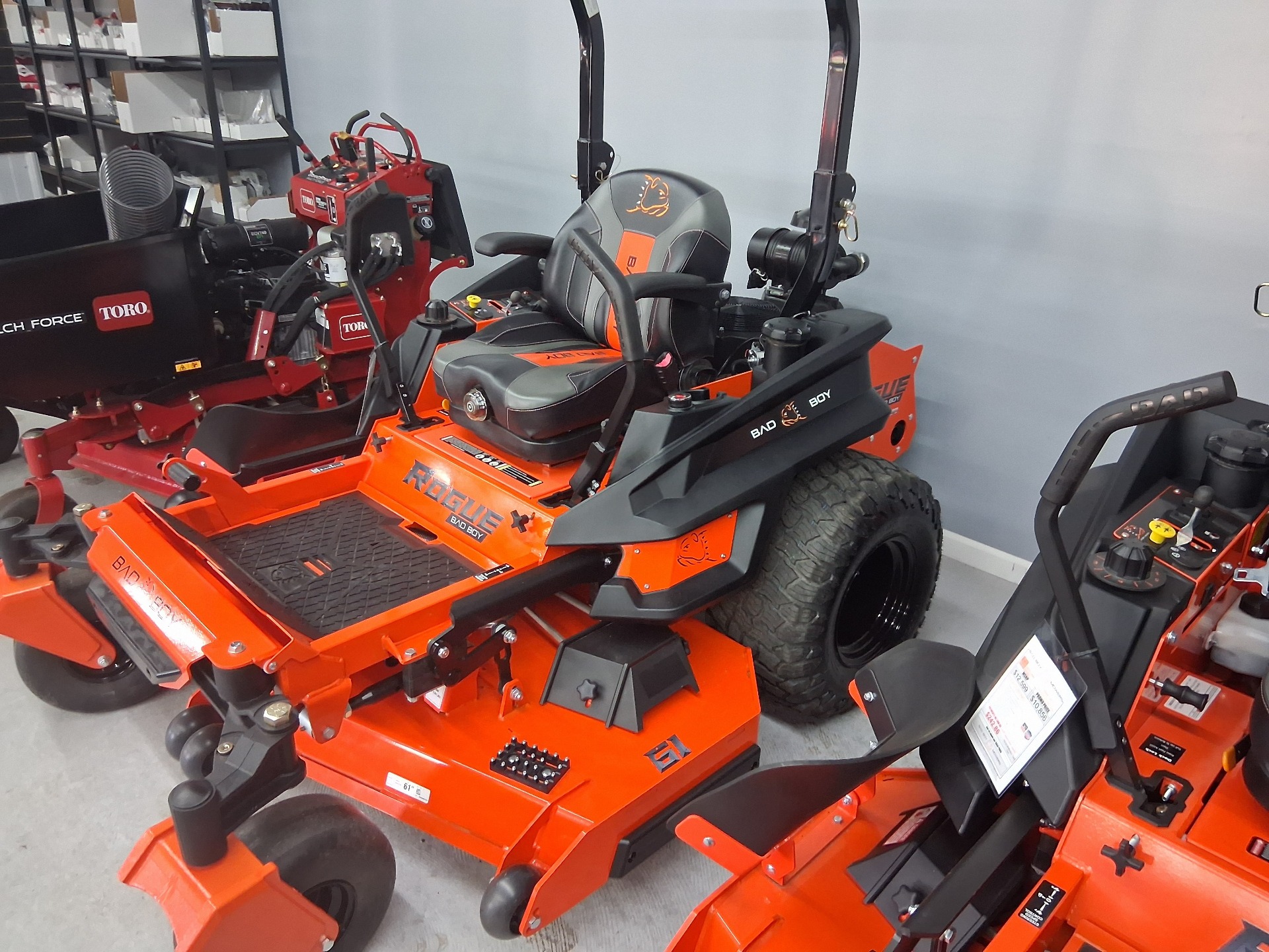2024 Bad Boy Mowers Rogue 61 in. Vanguard EFI 37 hp in Gaylord, Michigan - Photo 3