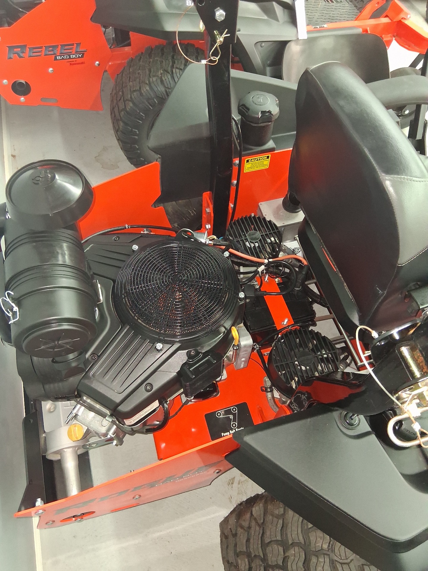 2024 Bad Boy Mowers Rogue 61 in. Vanguard EFI 37 hp in Gaylord, Michigan - Photo 5