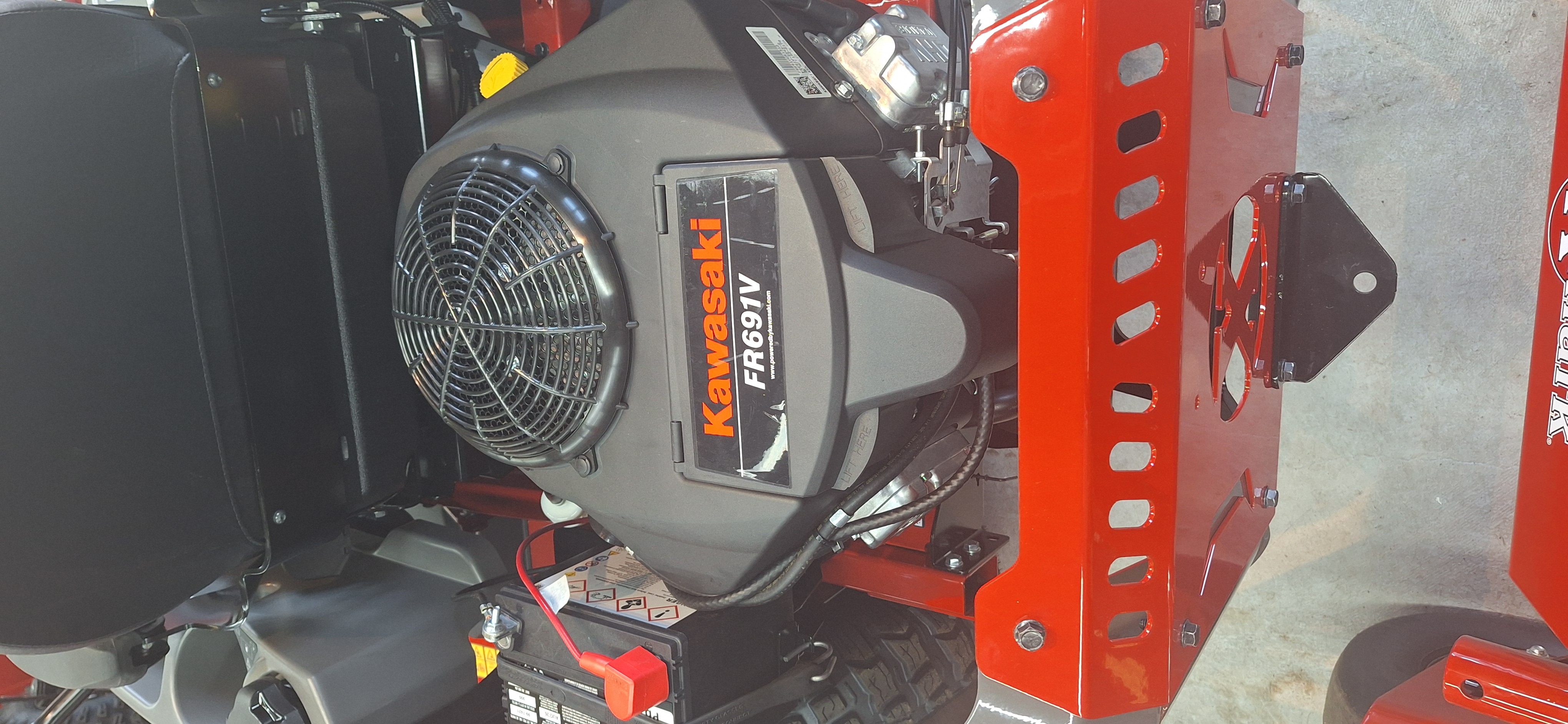 Exmark Radius E-Series 691 KAW 54" in Gaylord, Michigan - Photo 3