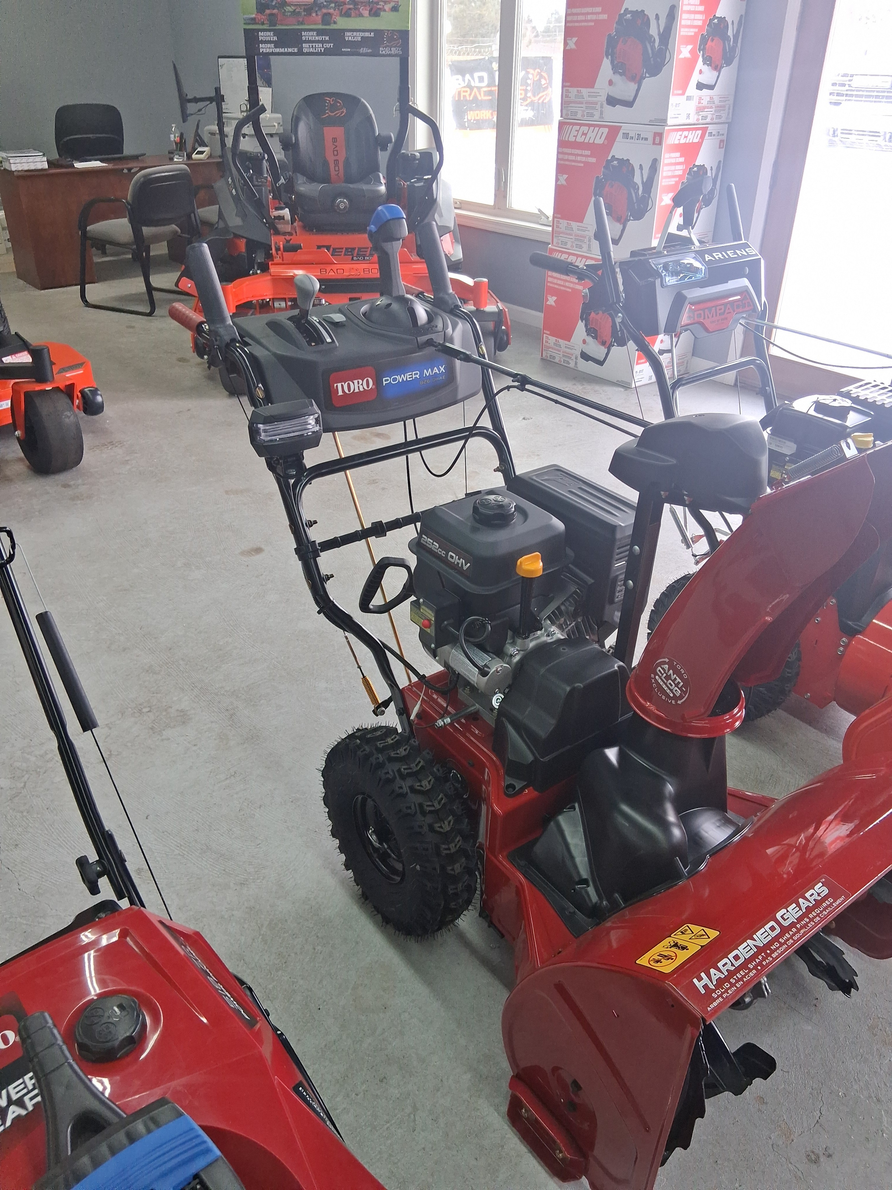 Toro 26 in. Power Max 826 OHAE Two-Stage Gas Snow Blower in Gaylord, Michigan - Photo 3